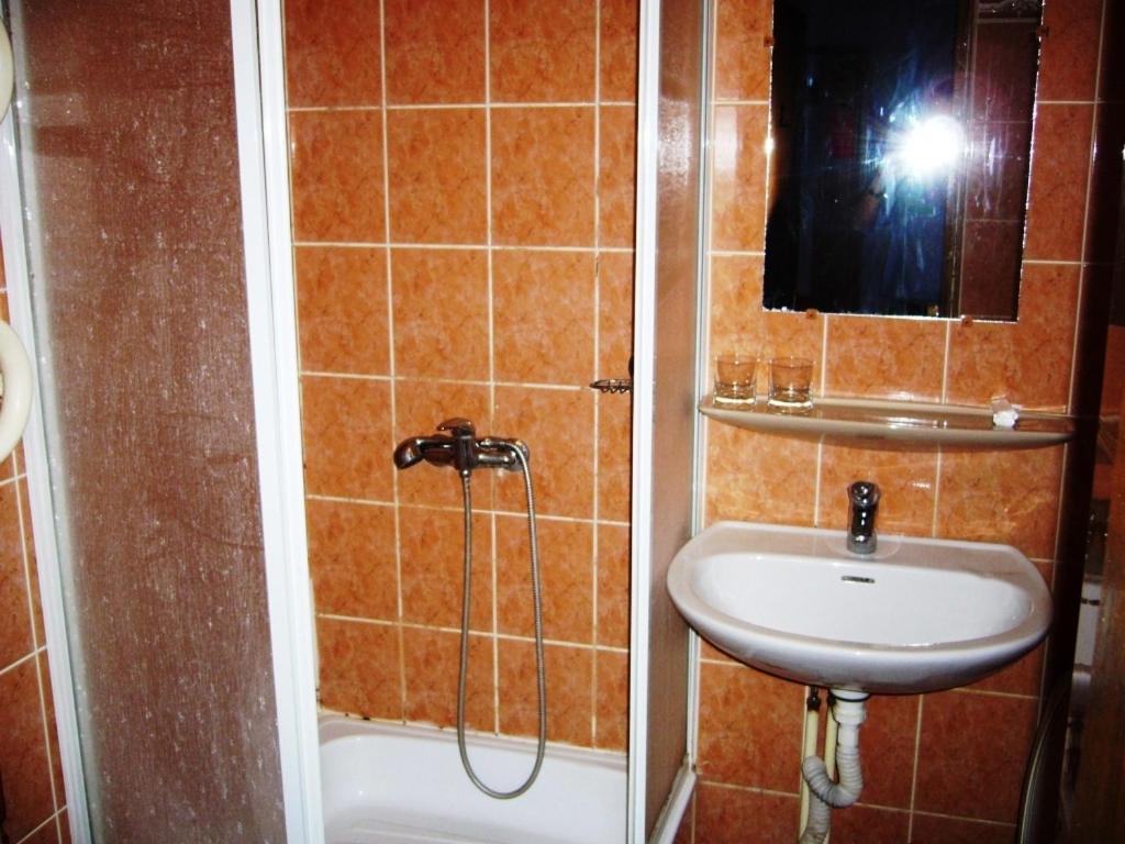 Hotel Profspilkovyi Loetsk Buitenkant foto