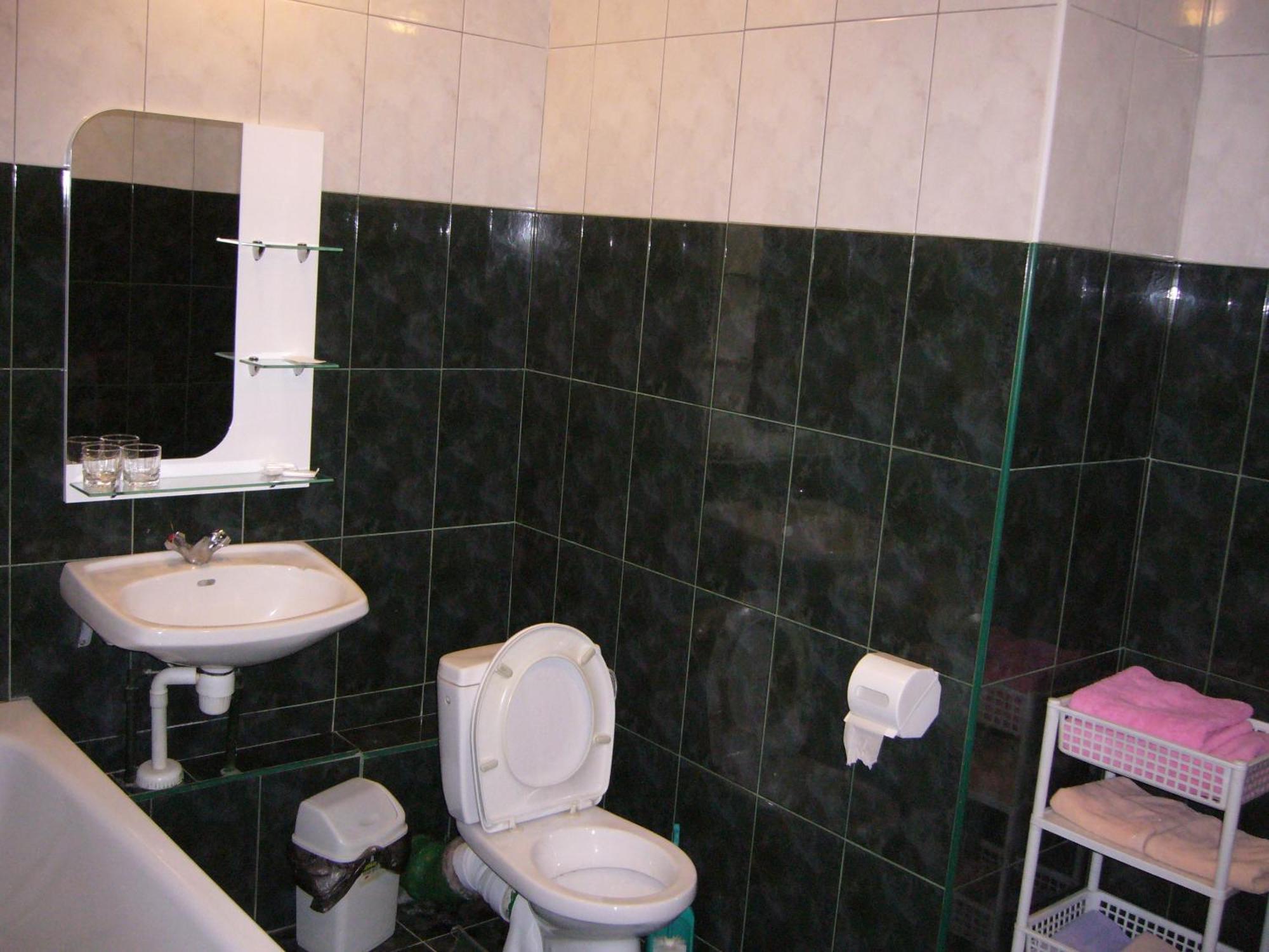 Hotel Profspilkovyi Loetsk Buitenkant foto